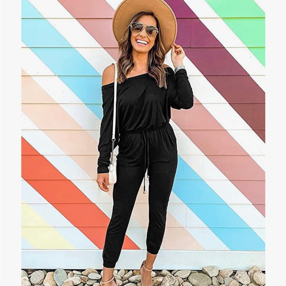 Long sleeve jumpsuit with pockets new no tags